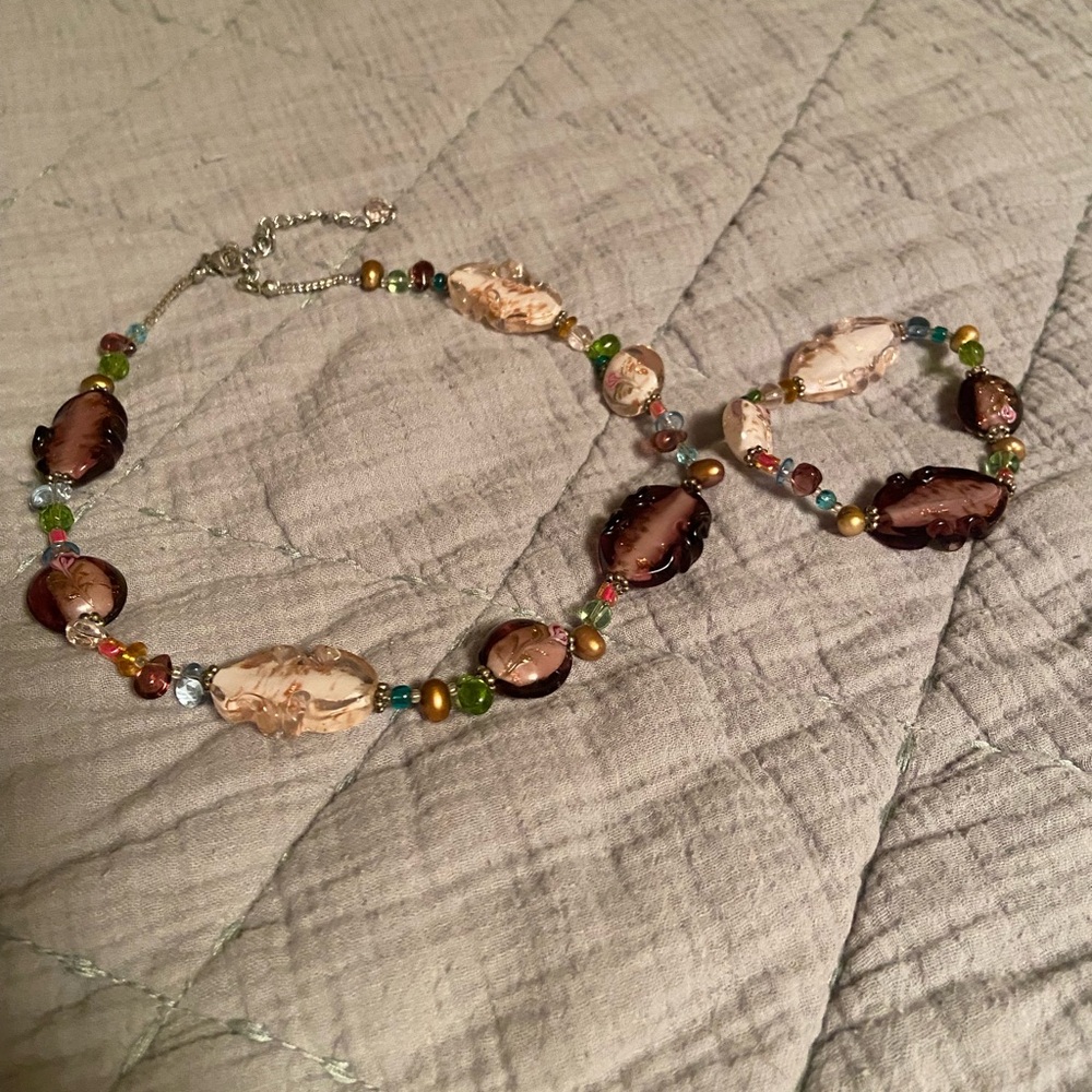 Premier Designs Lavender Necklace and Bracelet Set